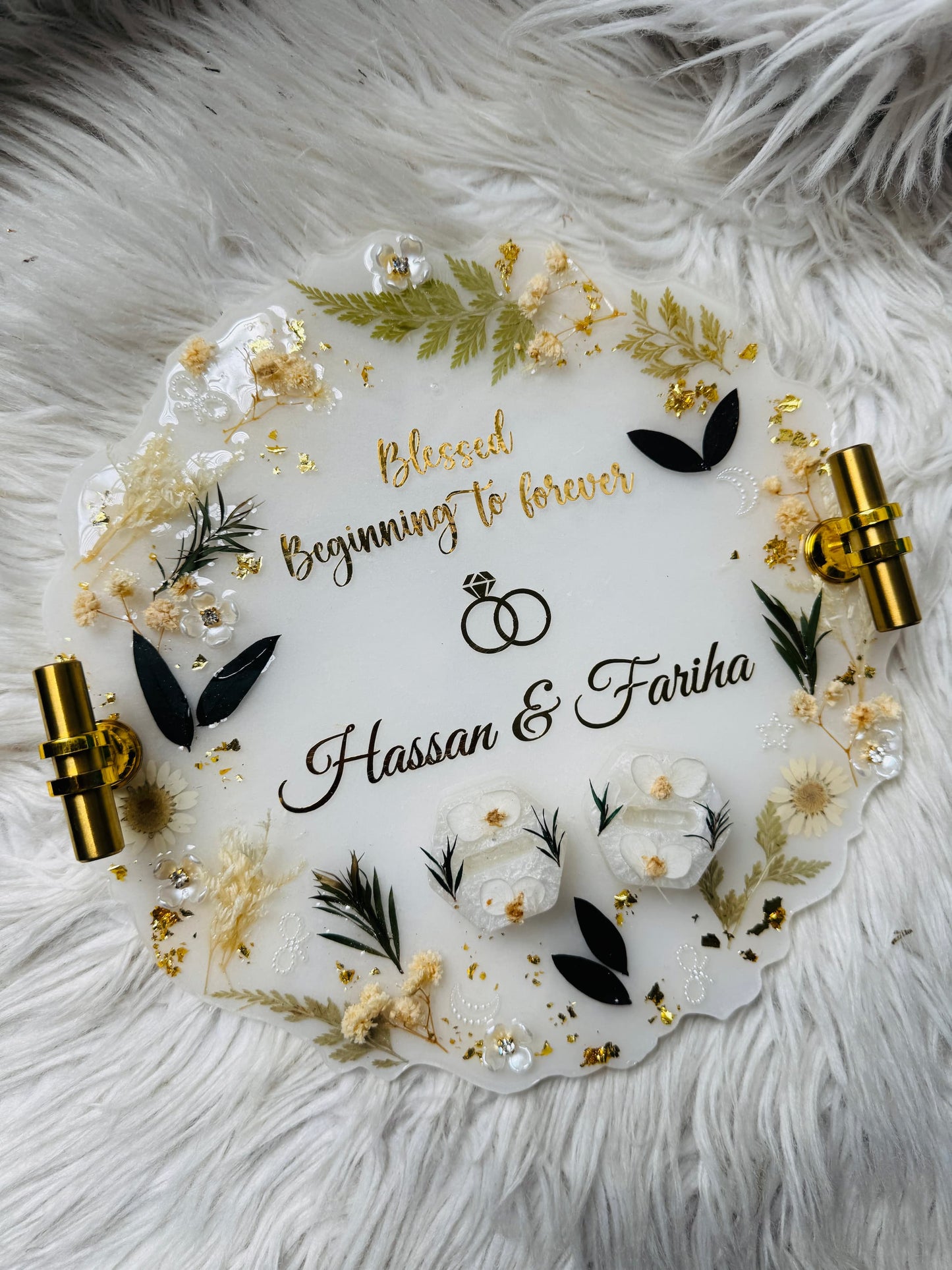 Personalized Wedding Resin Serving Tray – Preserved Flowers & Gold Leaf
