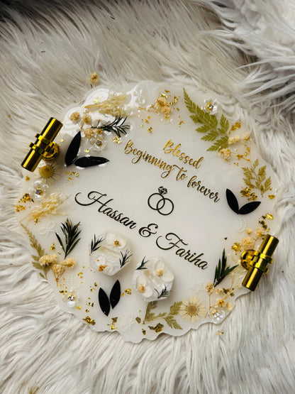 Personalized Wedding Resin Serving Tray – Preserved Flowers & Gold Leaf