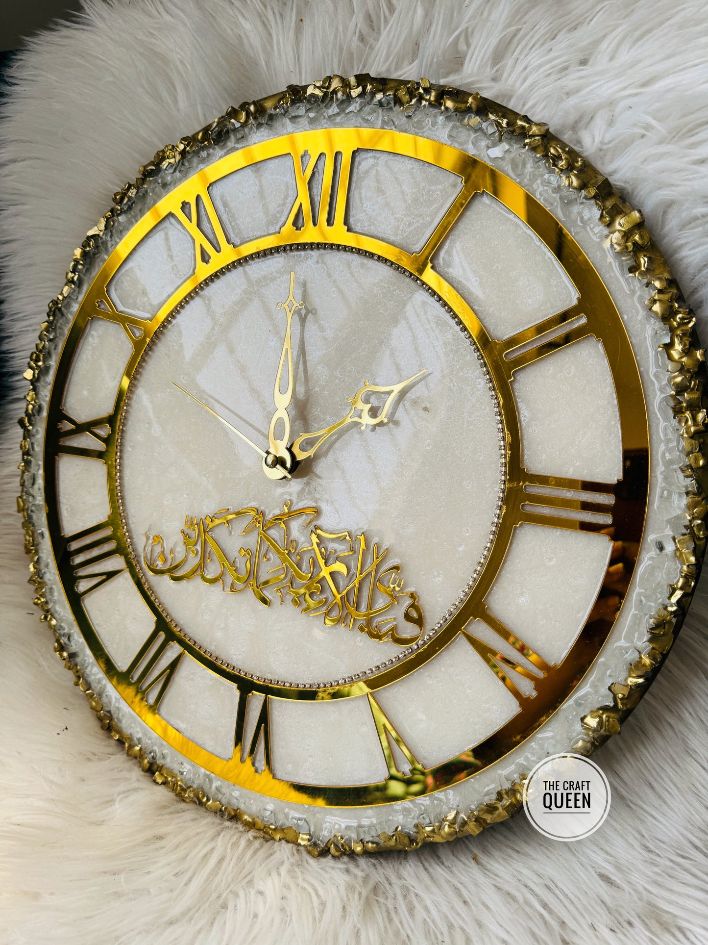 Luxury Islamic Wall Clock with Arabic Calligraphy – Gold Roman Design Resin Clock