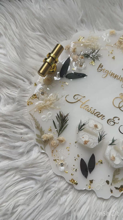 Personalized Wedding Resin Serving Tray – Preserved Flowers & Gold Leaf